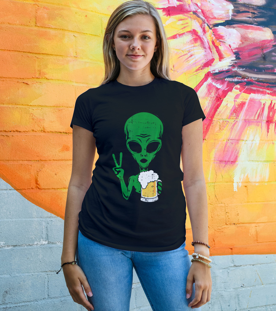 Area 51 Alien Peace Sign Drinking Beer T-Shirt