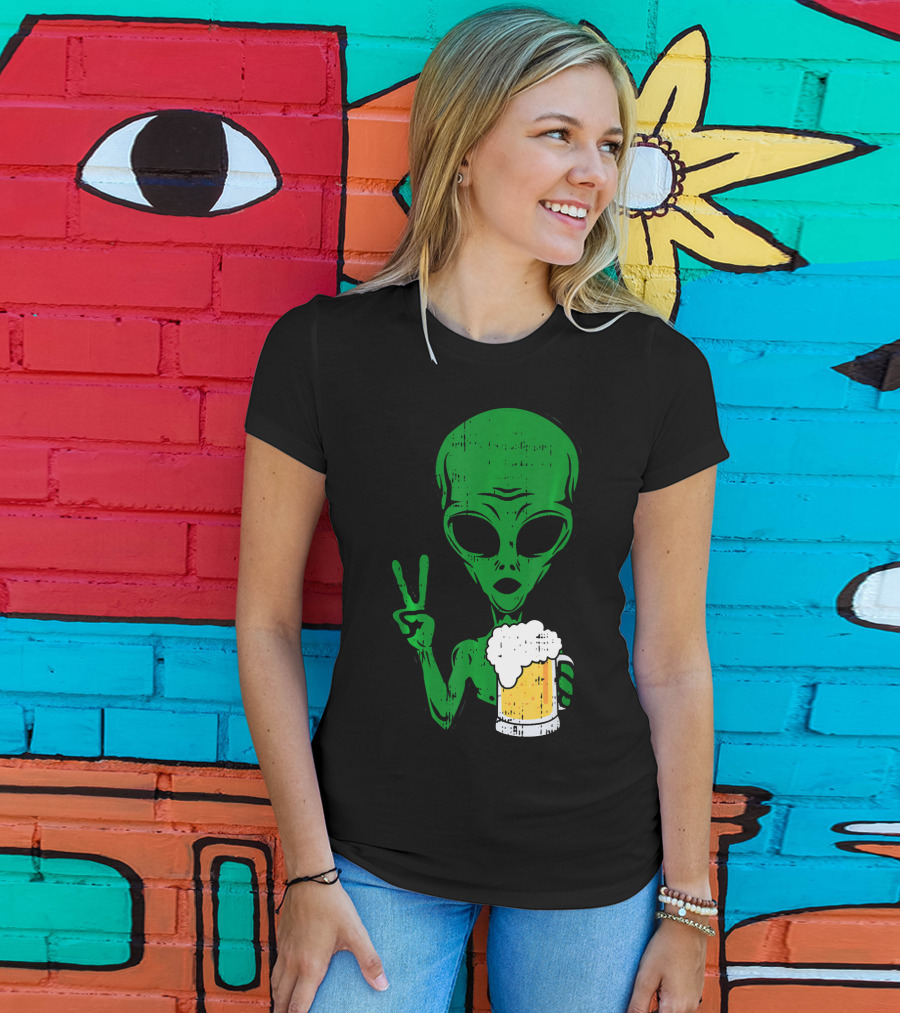 Area 51 Alien Peace Sign Drinking Beer T-Shirt