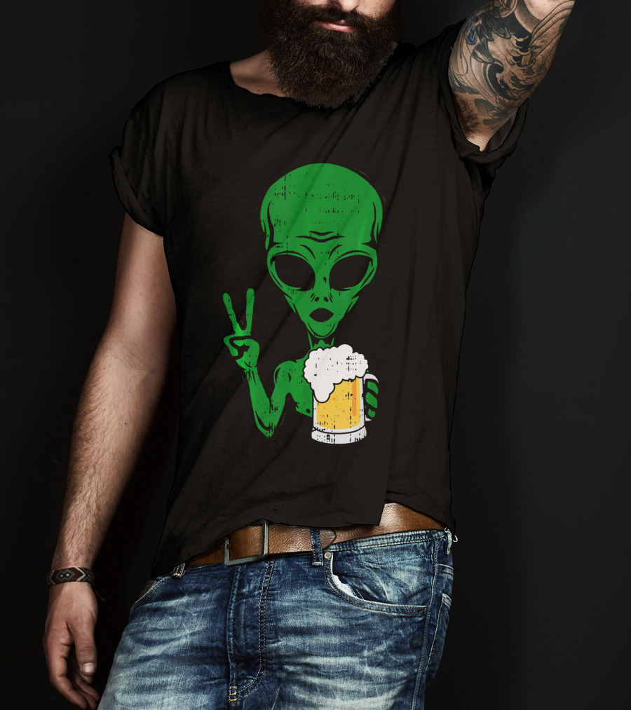 Area 51 Alien Peace Sign Drinking Beer T-Shirt