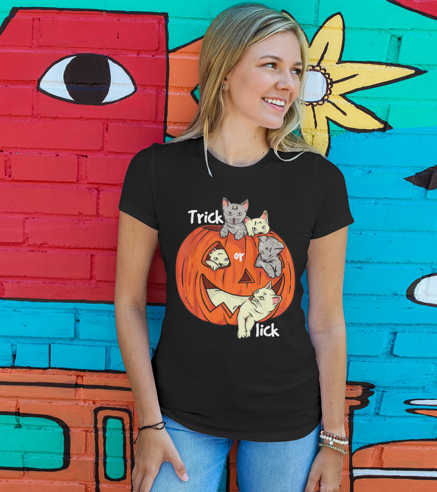 Trick Or Lick Cats In Carved Pumpkin Funny Cat T-Shirt