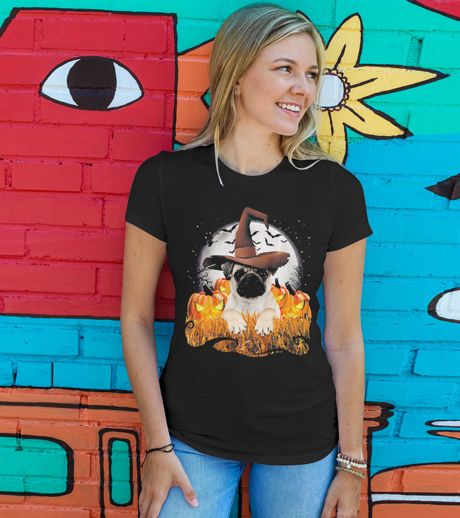 Funny Pug Halloween Witch Hat Pumpkins Moon Bats T-Shirt