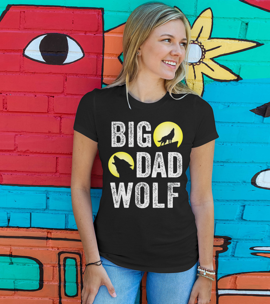 Big Dad Wolf Howling T-Shirt