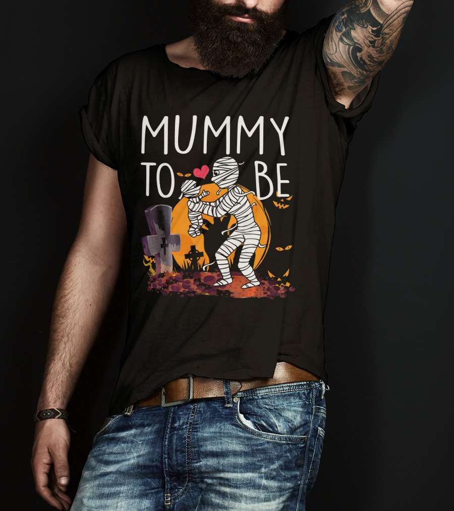 Mummy To Be Halloween Mummy Scene With Graveyard And Heart T-Shirt