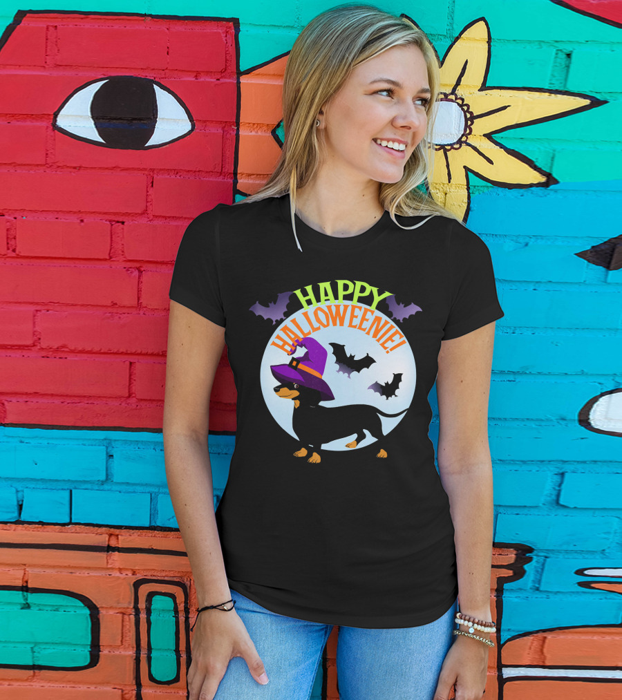 Happy Halloweenie Dachshund Wiener Dog Witch Hat Bats T-Shirt
