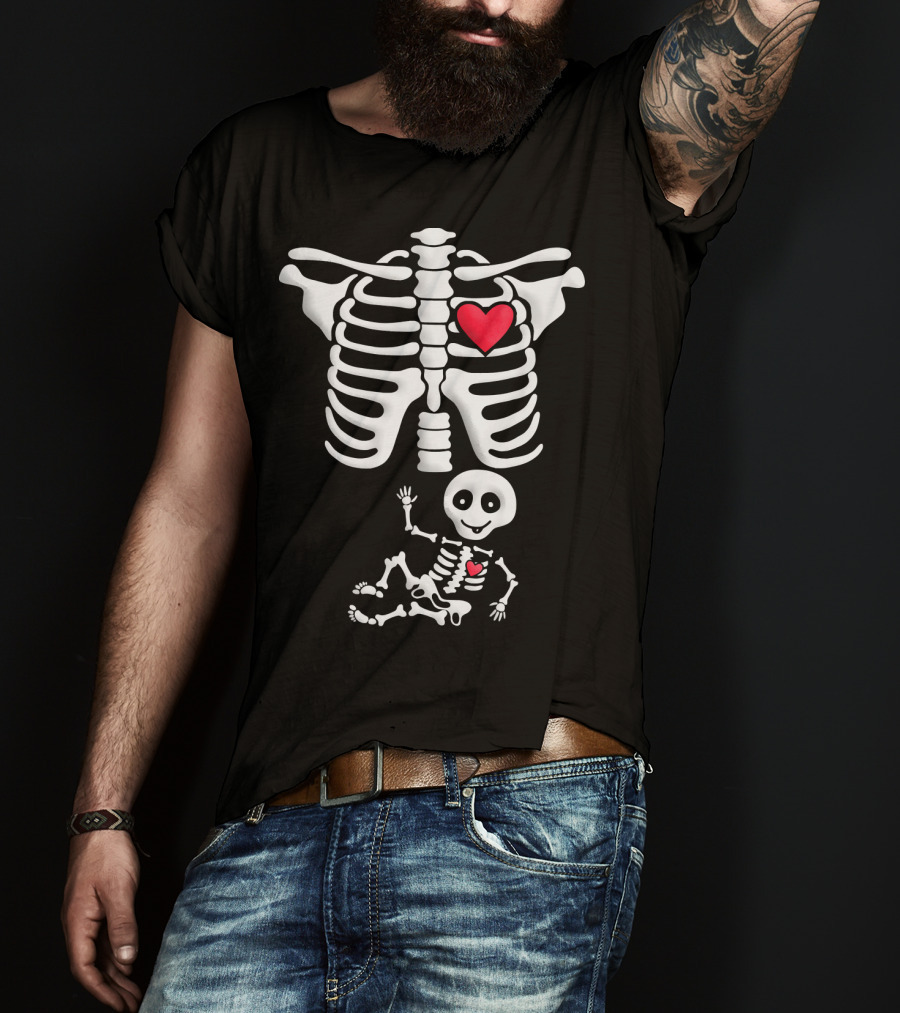 Pregnant Skeleton With Heart Ribcage And Smiling Baby Skeleton T-Shirt