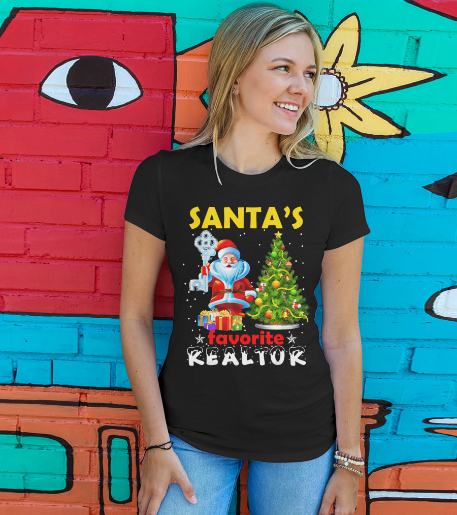 Santa's Favorite Realtor Christmas Tree Presents Key T-Shirt