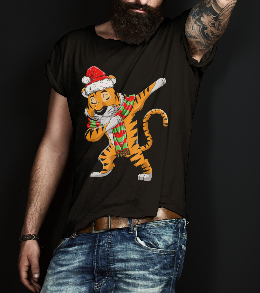 Dabbing Santa Tiger With Christmas Scarf T-Shirt
