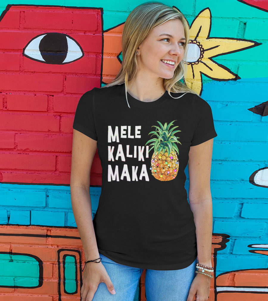 MELE KALIKIMAKA Pineapple Christmas Lights T-Shirt