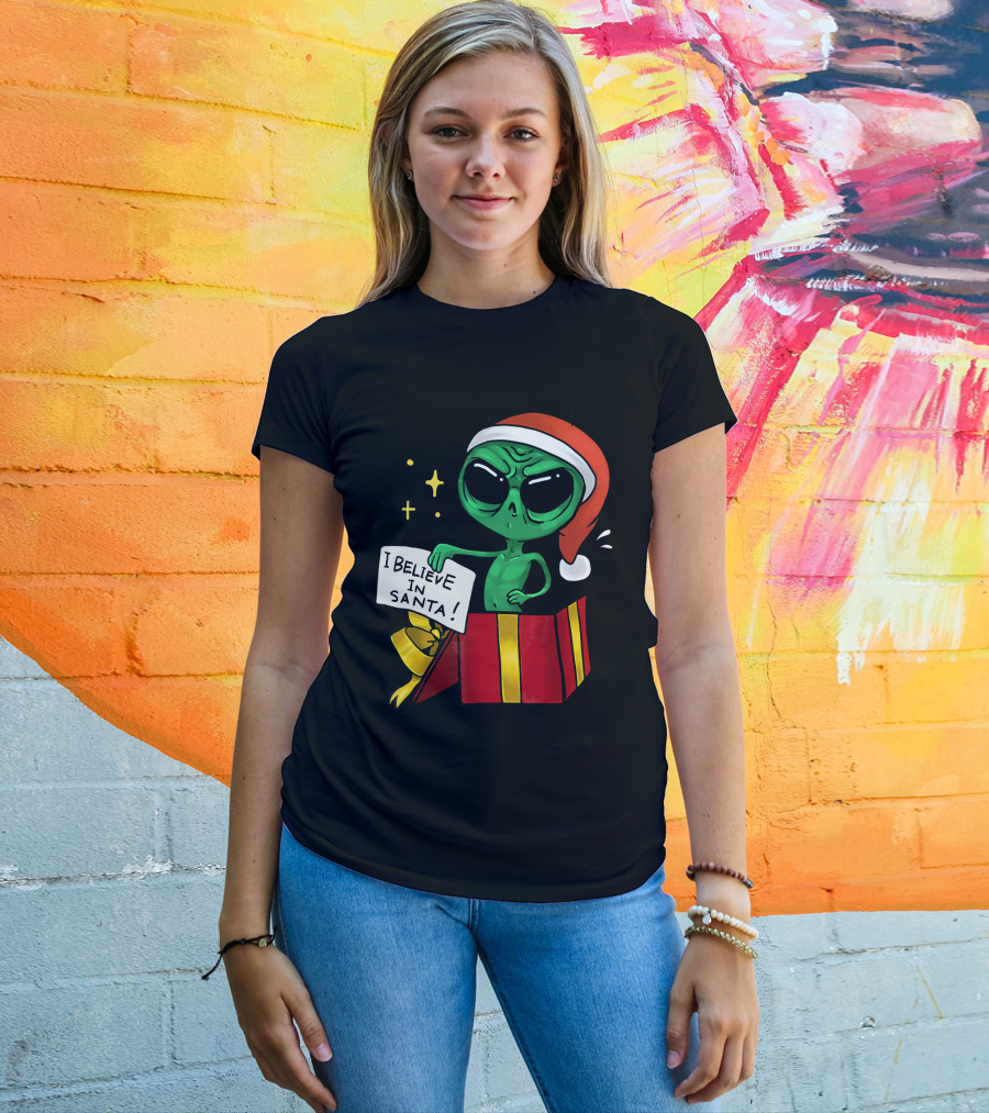 Christmas Funny Alien I Believe In Santa Present T-Shirt