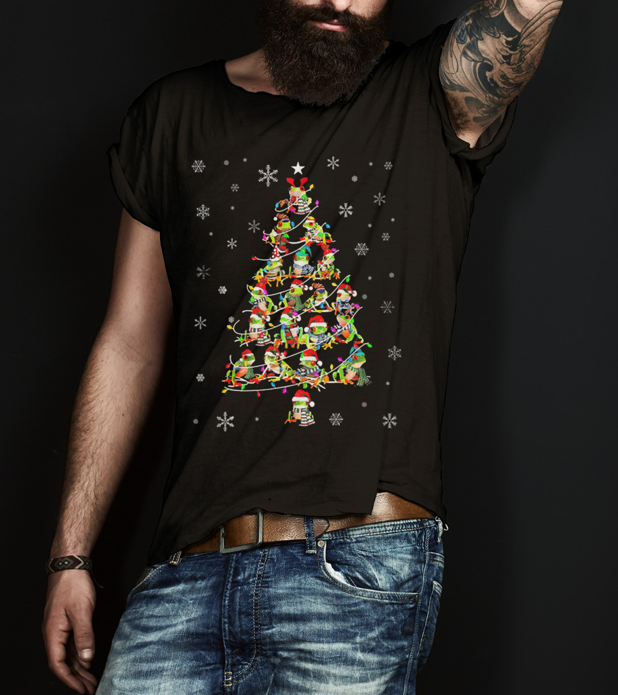 Cute Frog Christmas Tree Decor With Snowflakes And Holiday Lights T-Shirt