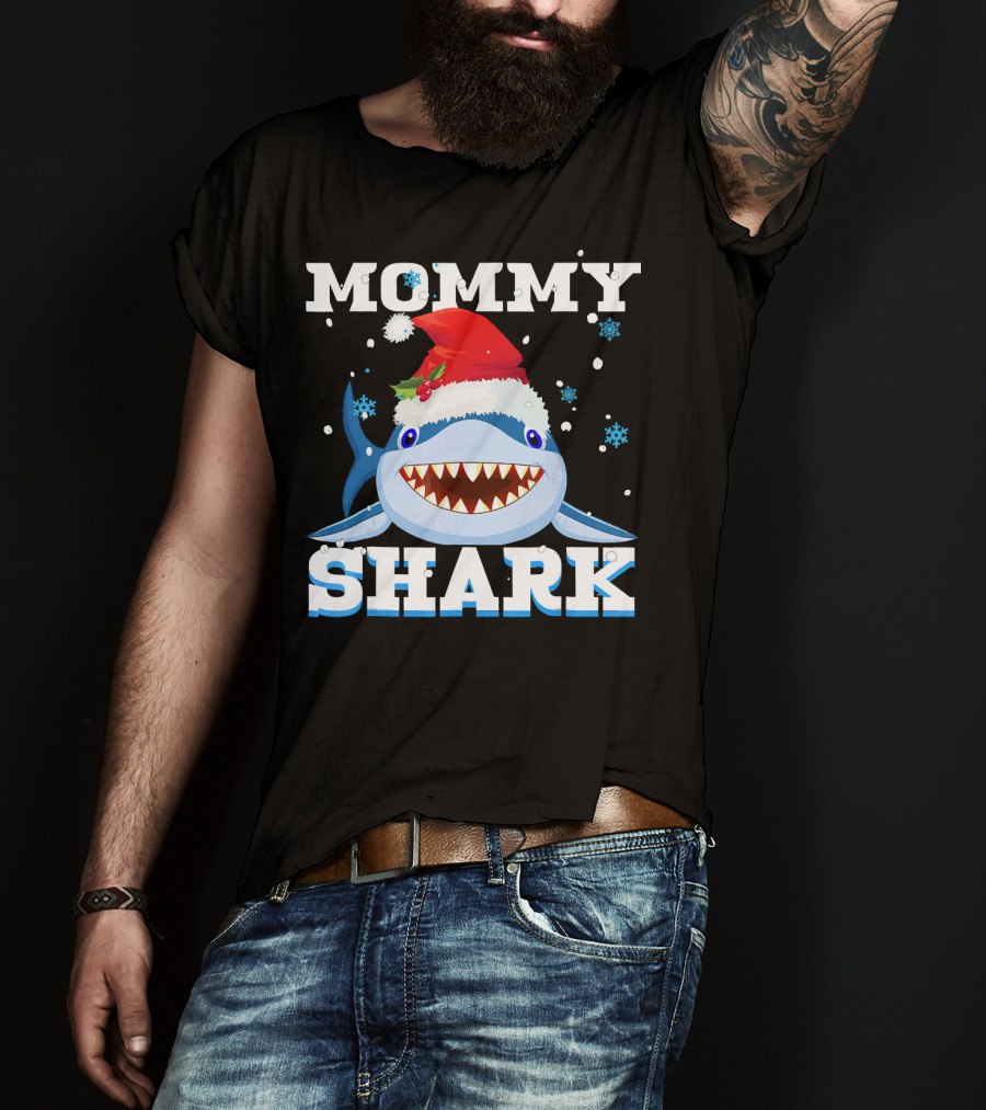 Mommy Shark Santa Hat Christmas Snowflakes T-Shirt
