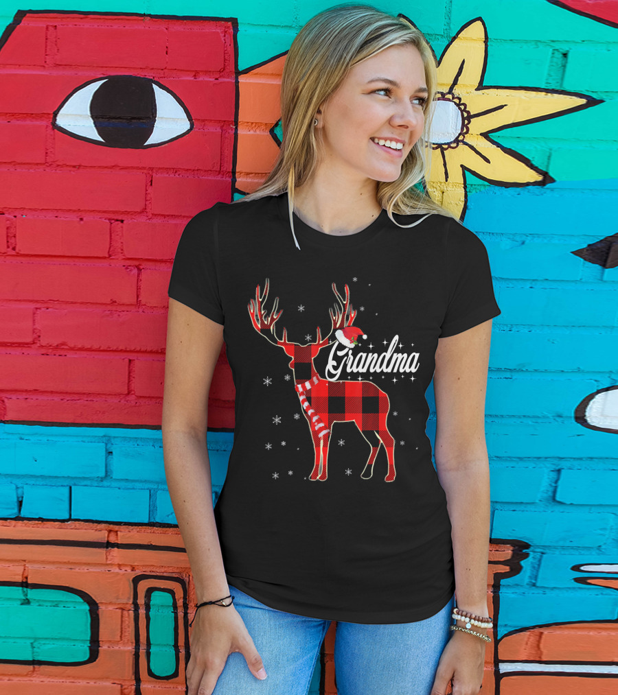 Grandma Reindeer Plaid With Santa Hat And Snowflakes T-Shirt