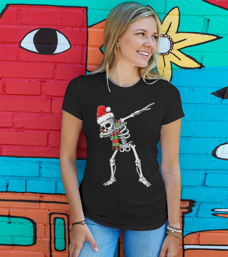 Dabbing Santa Skeleton Christmas Hat And Scarf T-Shirt
