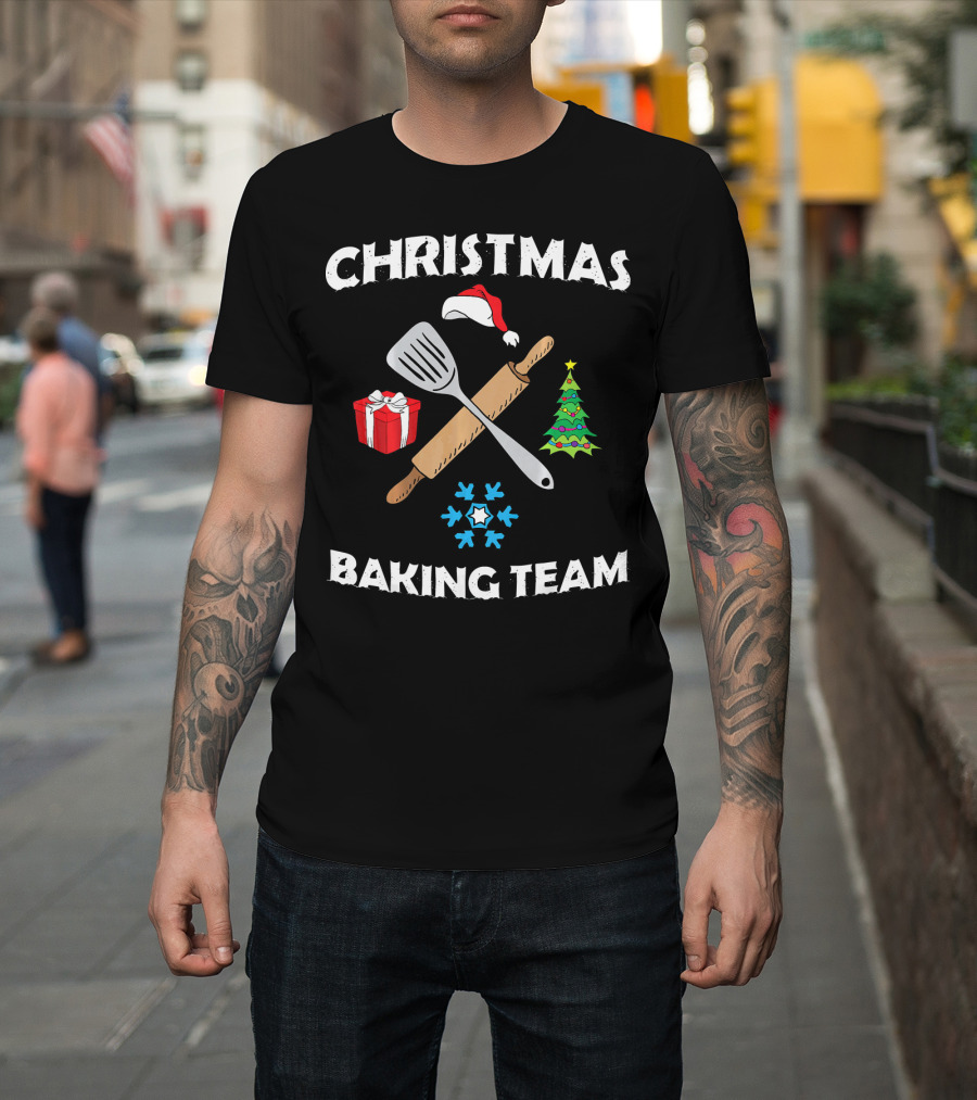 Christmas Baking Team Santa Hat Spatula Rolling Pin Tree Gift Snowflakes T-Shirt