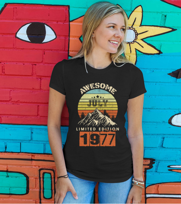 Awesome July 1977 Vintage Mountain Scene T-Shirt